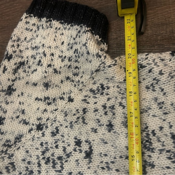 DIY homemade cotton (I think maybe wool) slight crop knit cardigan EUC it fits M - Picture 7 of 12